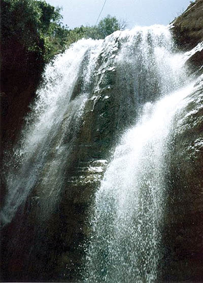 آبشار گچان شيروان ‌و‌ چرداول