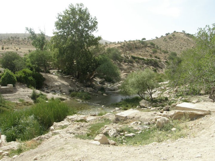 چشمه حنیفقان ، فیروزآباد