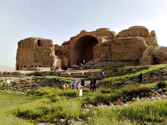 کاخ اردشیر بابکان یا آتشکده فیروزآباد